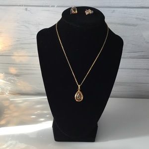 Crystal teardrop necklace, with earrings.